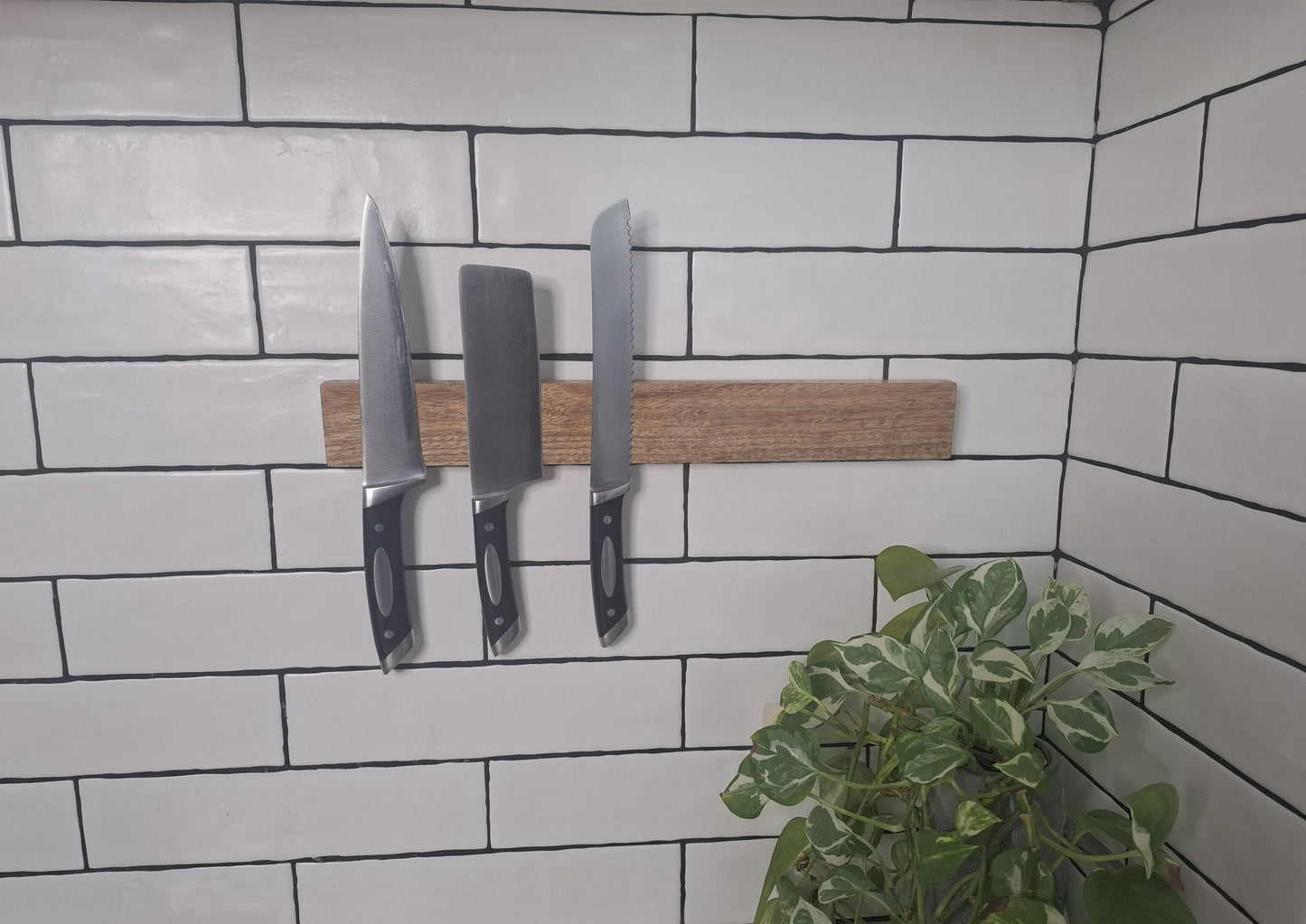 Magnetic Wooden Knife Holder, Handmade Knife Rack, Wall-Mounted Knife Strip