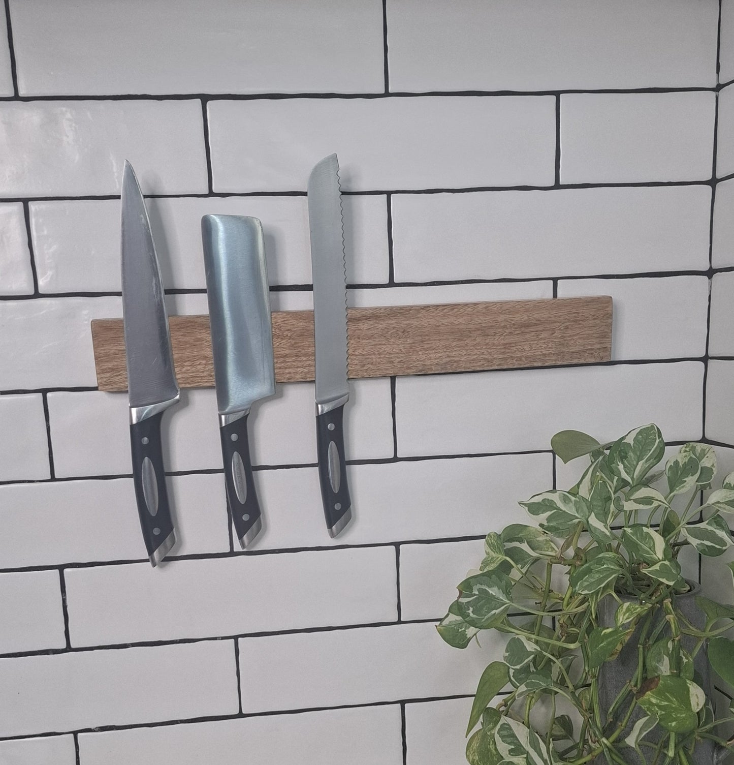 Magnetic Wooden Knife Holder, Handmade Knife Rack, Wall-Mounted Knife Strip