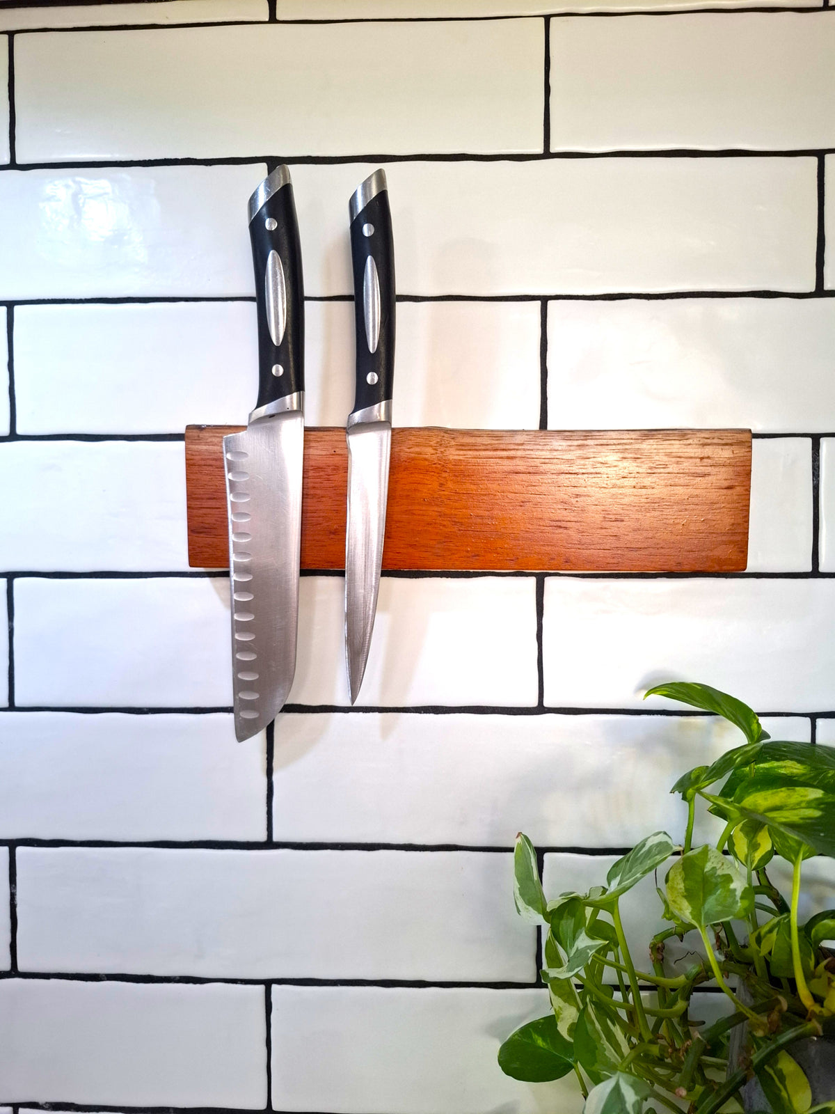 Handmade Wooden Magnetic Knife Holder: Wall-Mounted Kitchen Storage