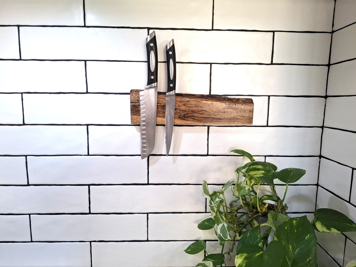 Handmade Wooden Magnetic Knife Holder: Wall-Mounted Kitchen Storage