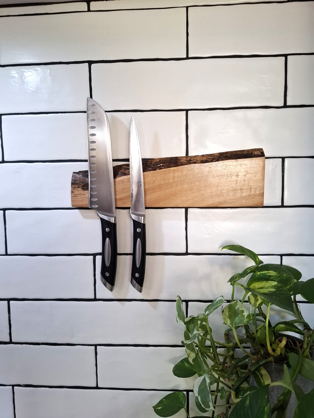Handmade Wooden Magnetic Knife Holder: Wall-Mounted Kitchen Storage