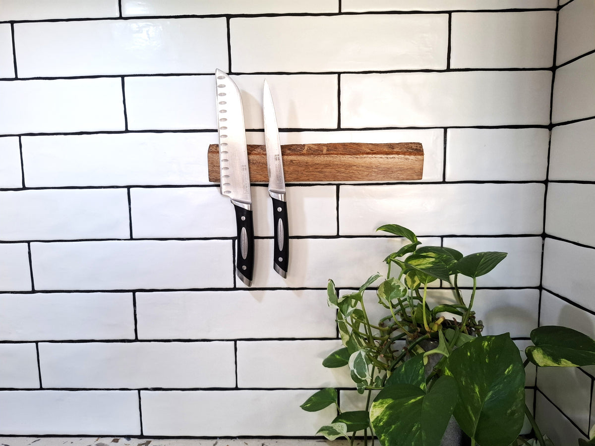 Handmade Wooden Magnetic Knife Holder: Wall-Mounted Kitchen Storage